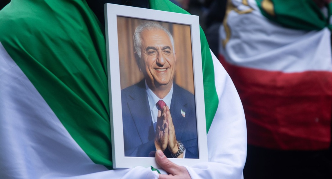 مقاله راگو کندری مدیر اندیشکده شهوند در “تریبون استراتژیک اورشلیم” معنای مشهد، تغییر در شعارها و نقش شاهزاده رضا پهلوی